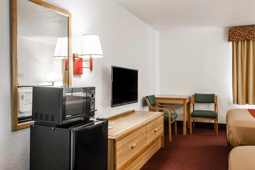 Econo Lodge Truman Inn Sedalia Dış mekan fotoğraf