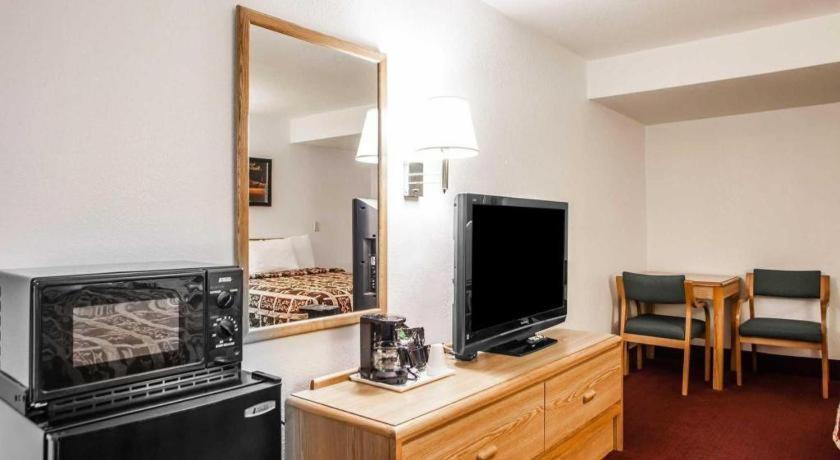 Econo Lodge Truman Inn Sedalia Dış mekan fotoğraf